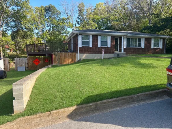 1060 Forrest Dr, Clarksville, TN 37040