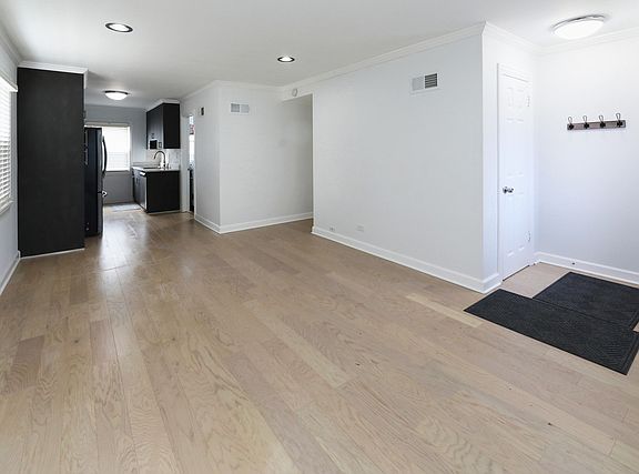 5th image of 3208 Ernst St