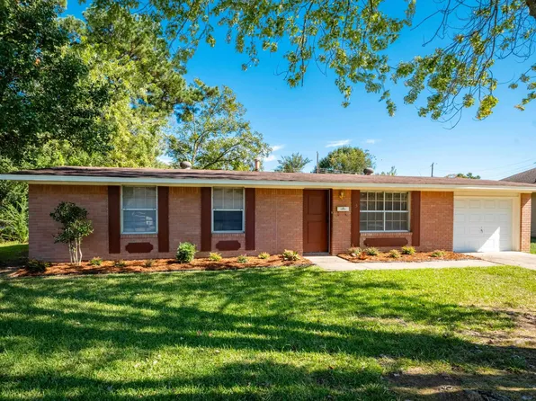 15 Brooklawn Dr, Little Rock, AR 72205