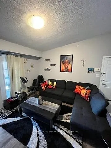 1370 Main St E #406 — Photo 3