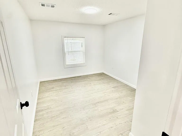 204 N Palm St — Photo 6