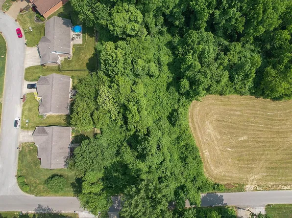 5615 Dogwood Ln, Evansville, IN 47712