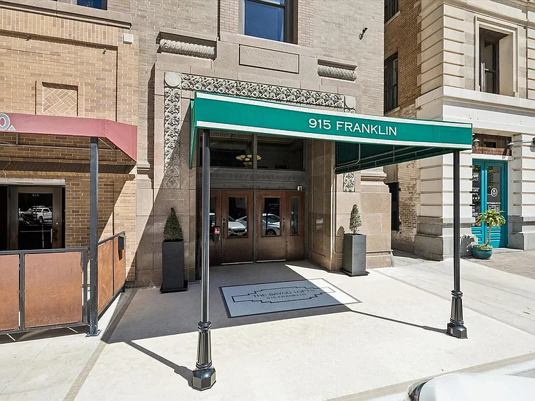 915 Franklin St #2L — Photo 37