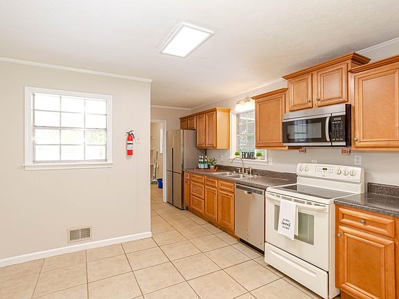 2nd image of 3959 Wedgewood Dr #12805268