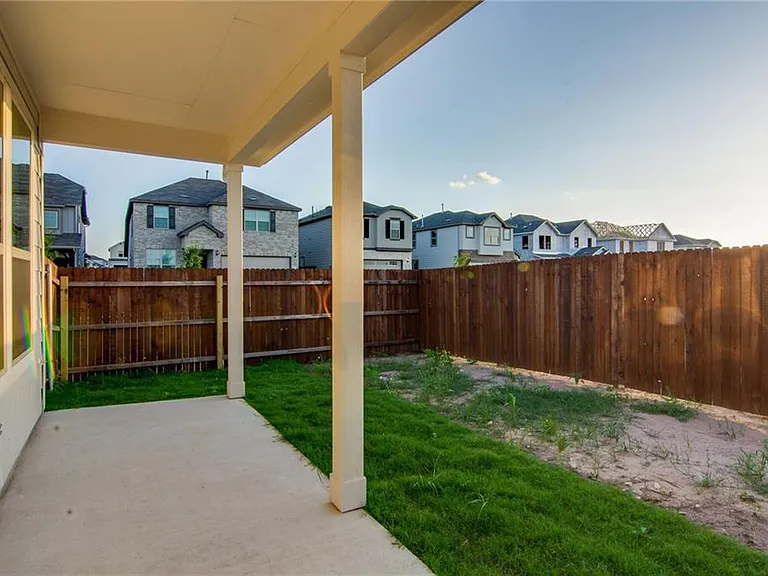 15900 Cessida St — Photo 33