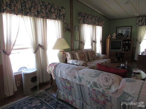 5th image of 38518 Sparrow Ct