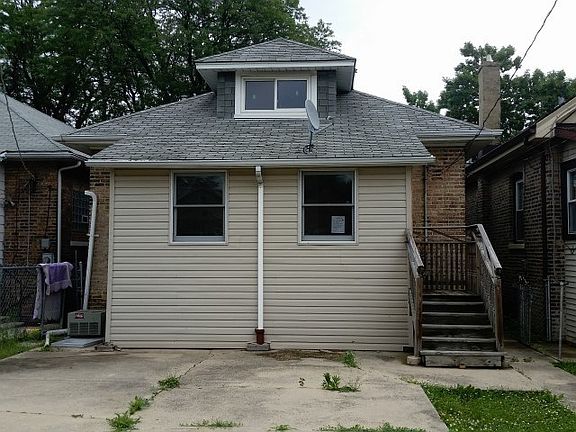 2nd image of 1634 N Lockwood Ave
