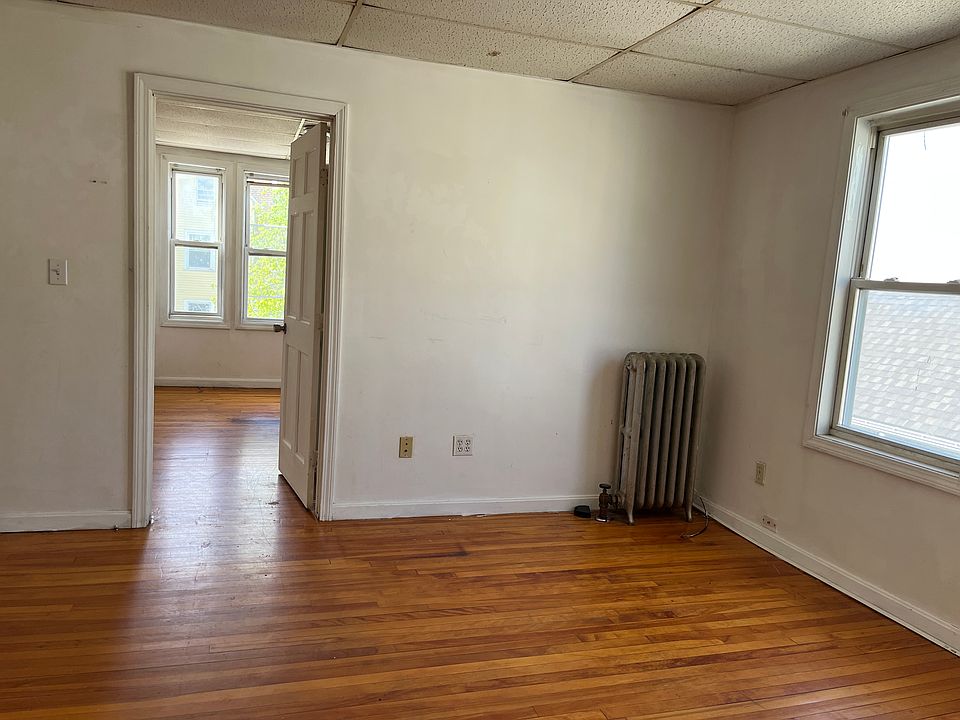 2nd image of 15 Orne St