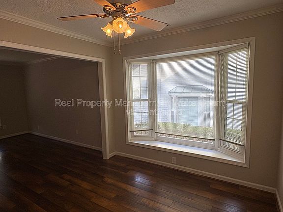 4th image of 106 N McLean Ct