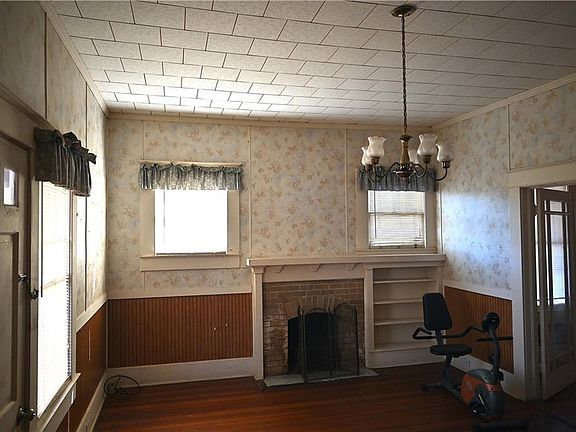 4th image of 206 S Lexington Ave