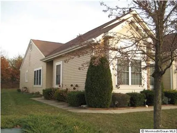 87 Cypress Point Ln, Jackson, NJ 08527