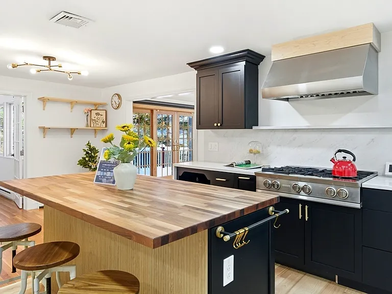 8 Phinney Rd — Photo 13