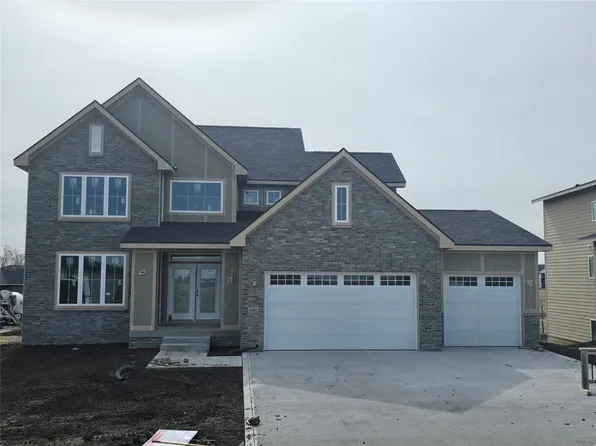 16202 Sharon Dr, Urbandale, IA 50323