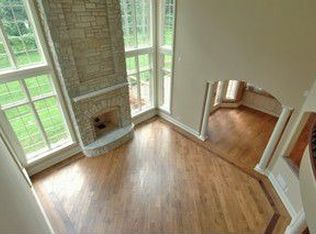 1141 Secret Forest Dr, Burr Ridge, IL 60527