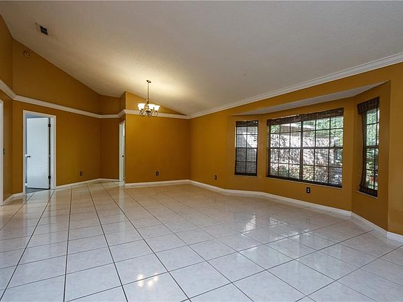3rd image of 1024 Willa Lake Cir