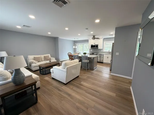 27 Monaco Drive, Hopewell Junction, NY 12533