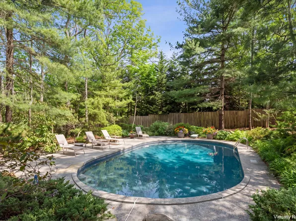 6 Clamshell Ave, East Hampton, NY 11937