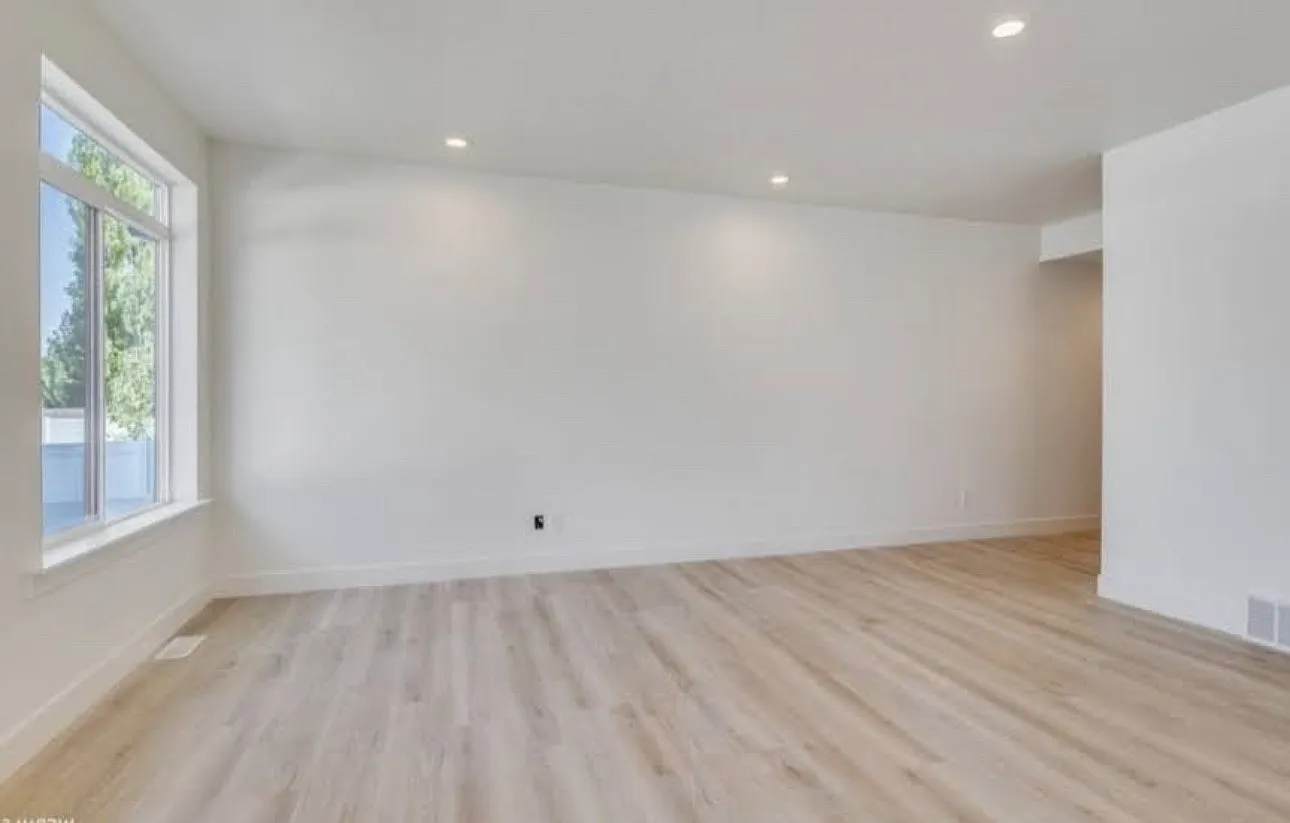 4 bed, 3.5 bath, 2317 sqft, $2,950 — Photo 4