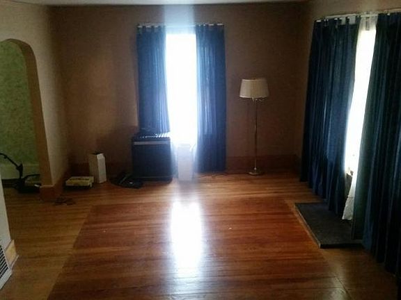 2nd image of 1116 E Dayton St
