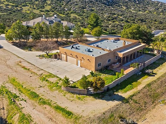 3rd image of 23032 Sky Mesa Rd