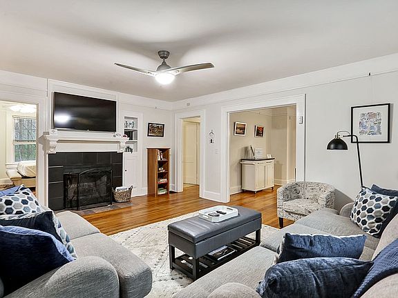 3rd image of 27 West Dr