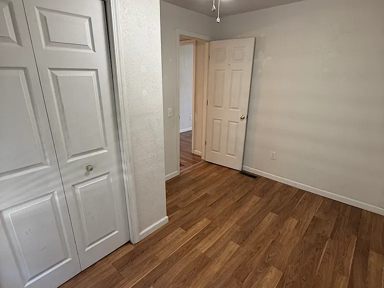 722 S 16th St — Photo 13
