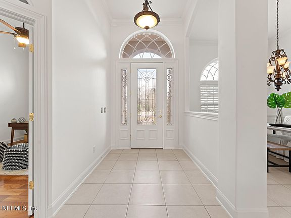 5th image of 425 CLEARWATER Drive