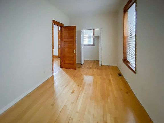 4th image of 3635 N Paulina St #1