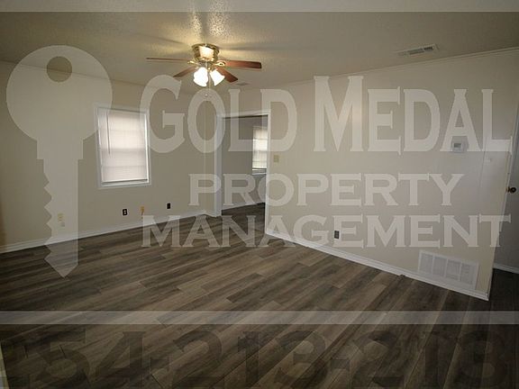 3rd image of 805 Northside Dr