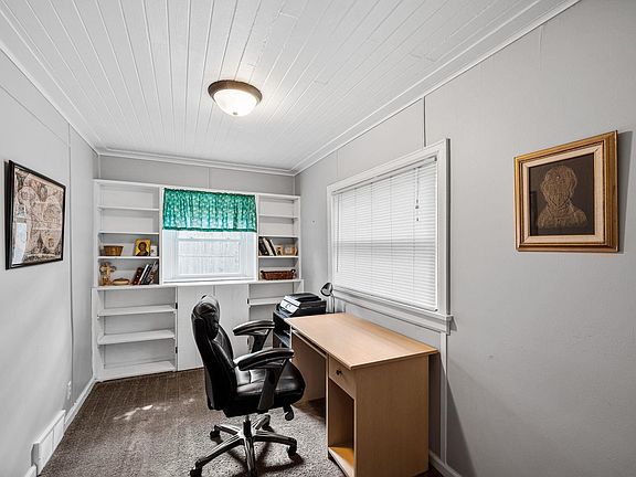 5th image of 3409 Oakcrest Dr