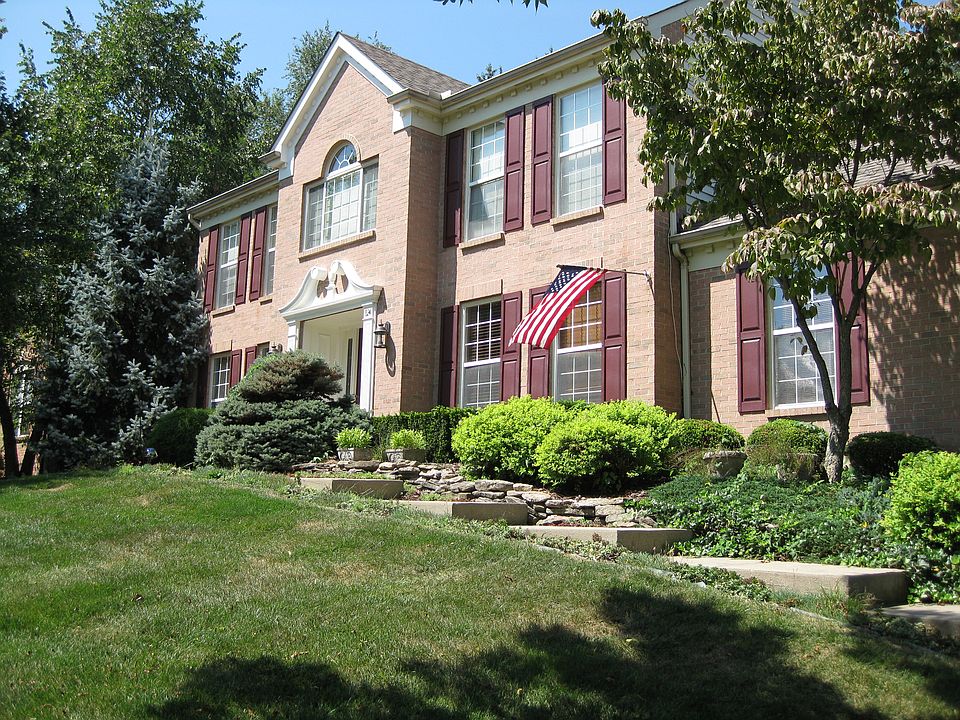 1st image of 824 Winterberry Ct