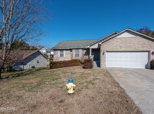 2515 Willow Bend Dr, Maryville, TN 37804