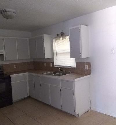 3rd image of 221 Wilson Ave