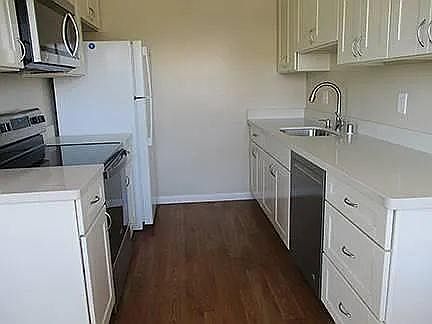 3rd image of 1722 Whitwood Ln #4