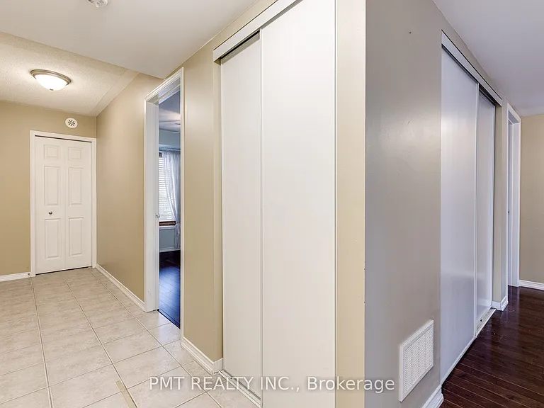671 Warden Ave #29B — Photo 2