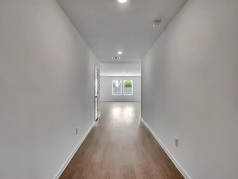 31404 Pratola Serra Cir — Photo 13