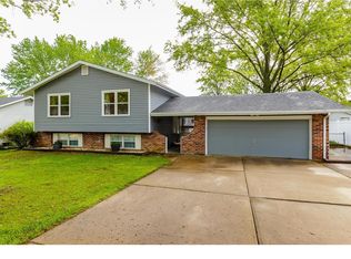 47 Oakridge West Dr, Saint Peters, MO 63376