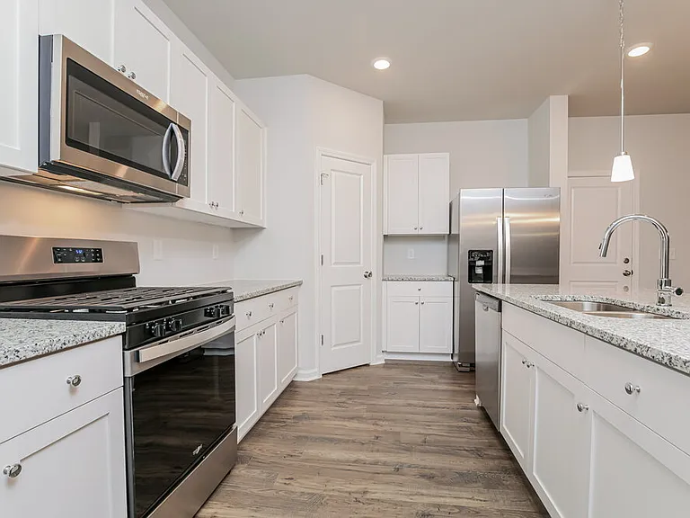 448 Hallingsfield Way — Photo 8