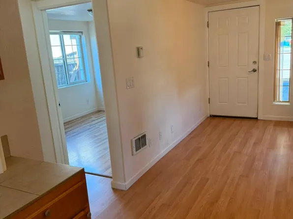 757 W N St #1, Springfield, OR 97477