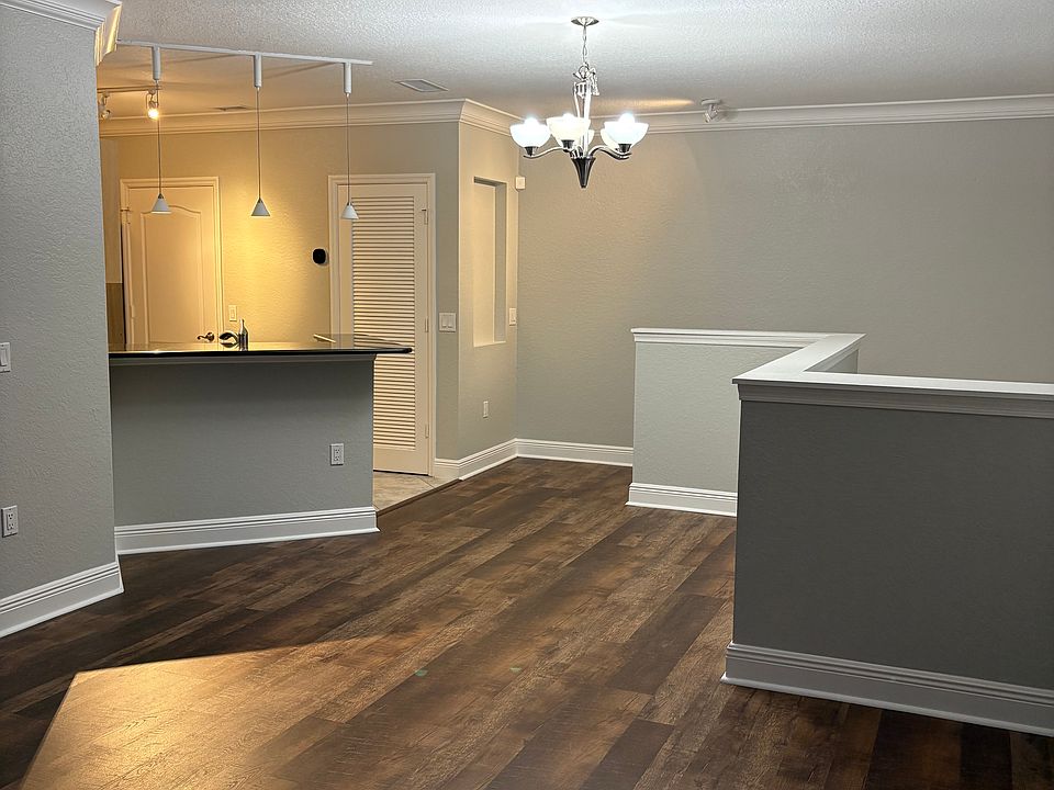 1st image of 404 Belmont Pl