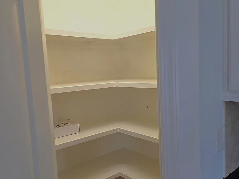 1105 Bert Ct — Photo 4