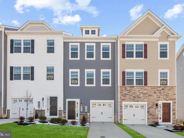 8384 Dieter Dr, Rosedale, MD 21237