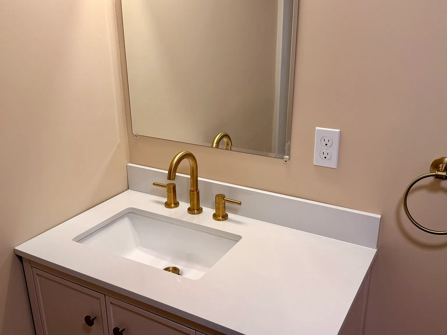 Studio, 570 sqft, $1,375 — Photo 2