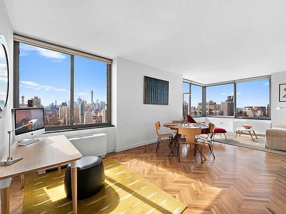 2nd image of 360 E 88th St APT 33A