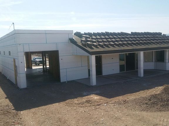 4th image of 3385 Arapaho Dr