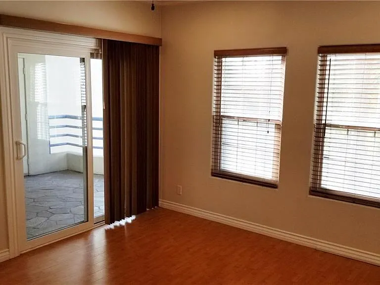 415 Townsquare Ln #225 — Photo 17