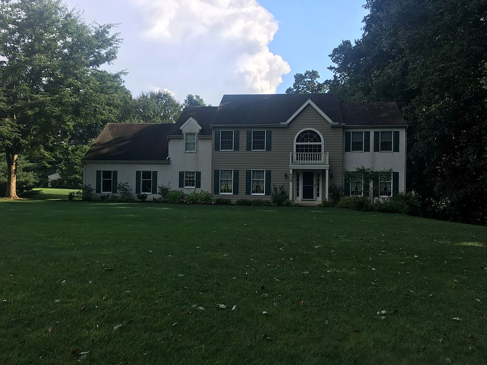 1st image of 103 Great Oak Dr