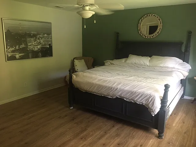4 bed, 3000 sqft, $1,500 — Photo 2