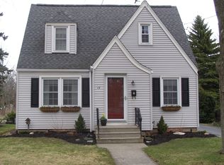 15 Wilson Pkwy, Lockport, NY 14094