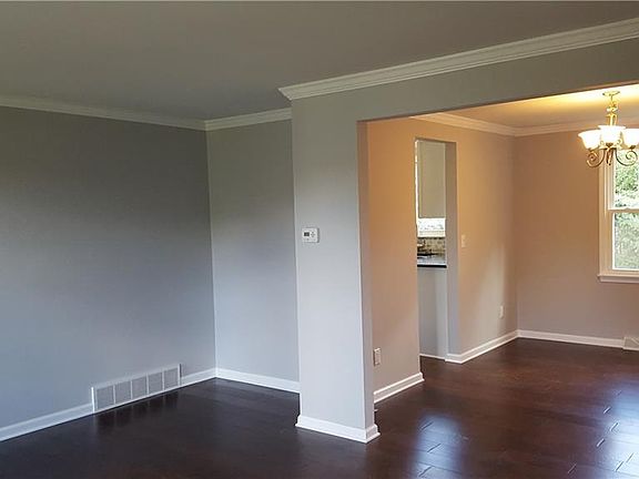 4th image of 7743 Bainbridge Dr